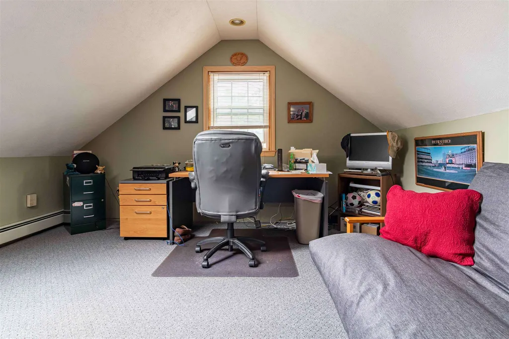 3 Lincoln Circle Kingston NH 03848