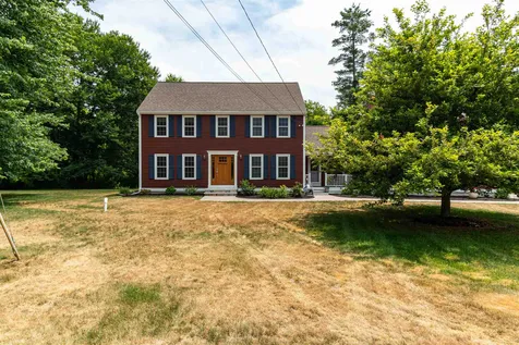 3 Lincoln Circle Kingston NH 03848