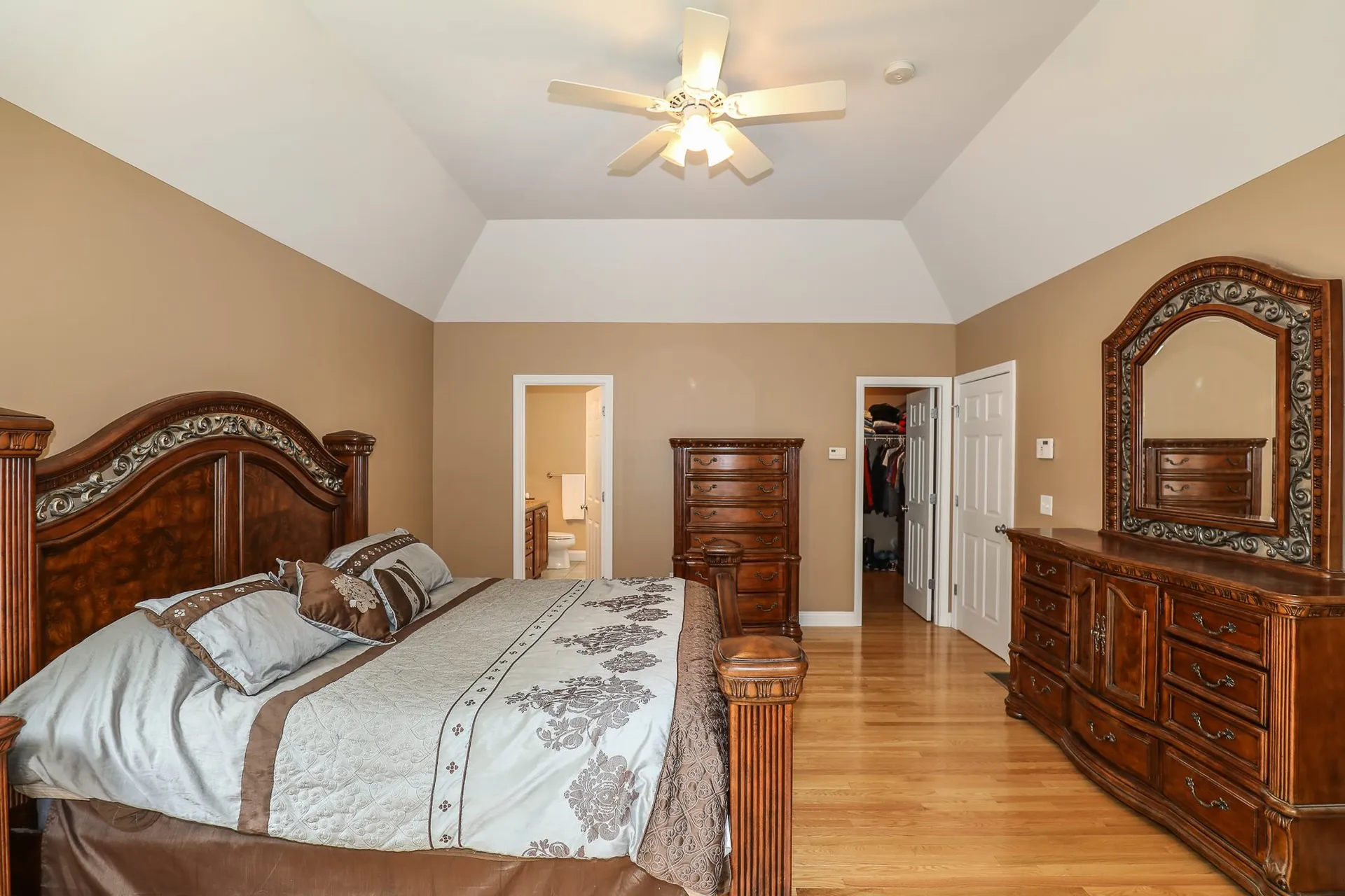 32 Tanager Way Londonderry NH 03053