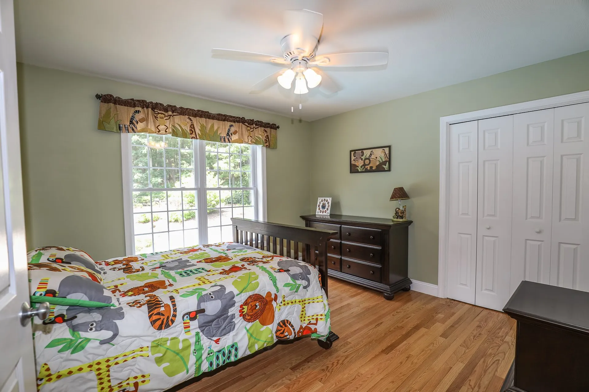 32 Tanager Way Londonderry NH 03053