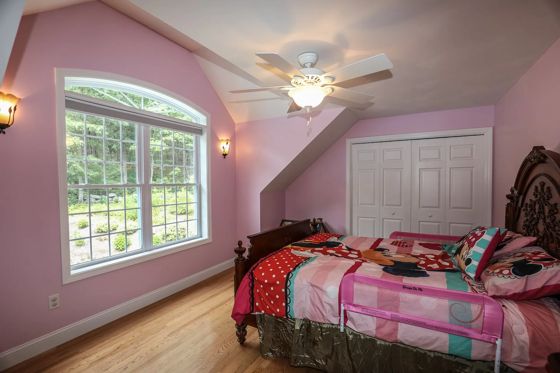 32 Tanager Way Londonderry NH 03053