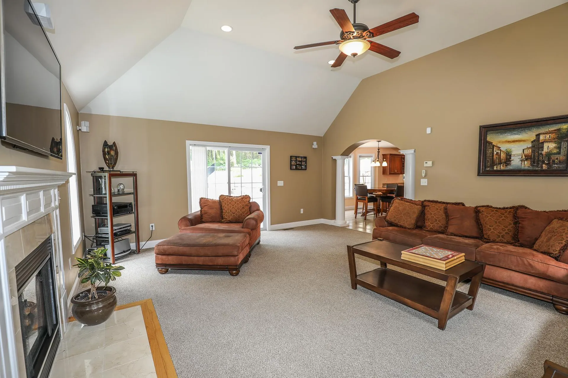 32 Tanager Way Londonderry NH 03053