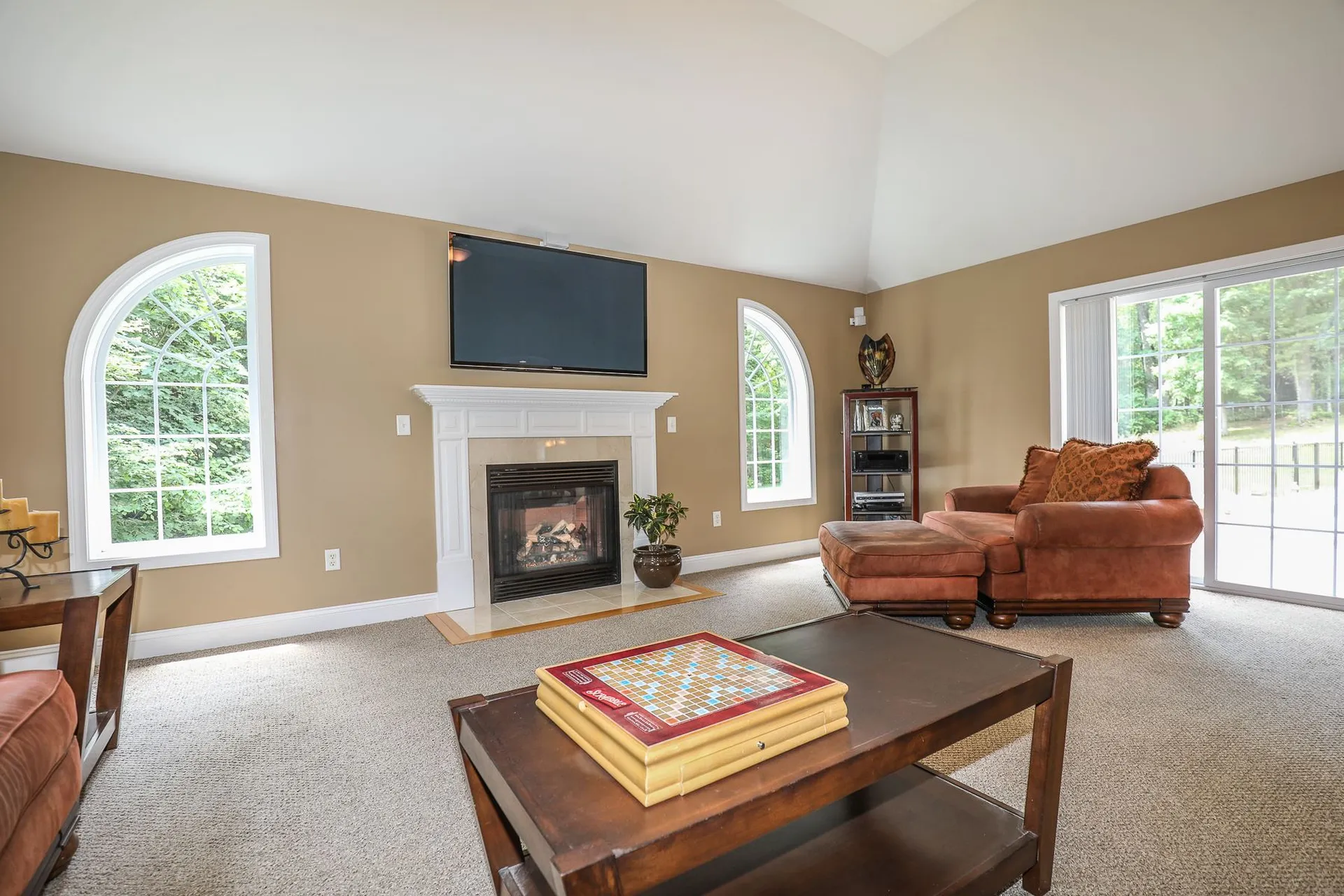 32 Tanager Way Londonderry NH 03053