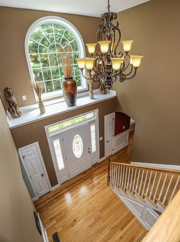 32 Tanager Way Londonderry NH 03053