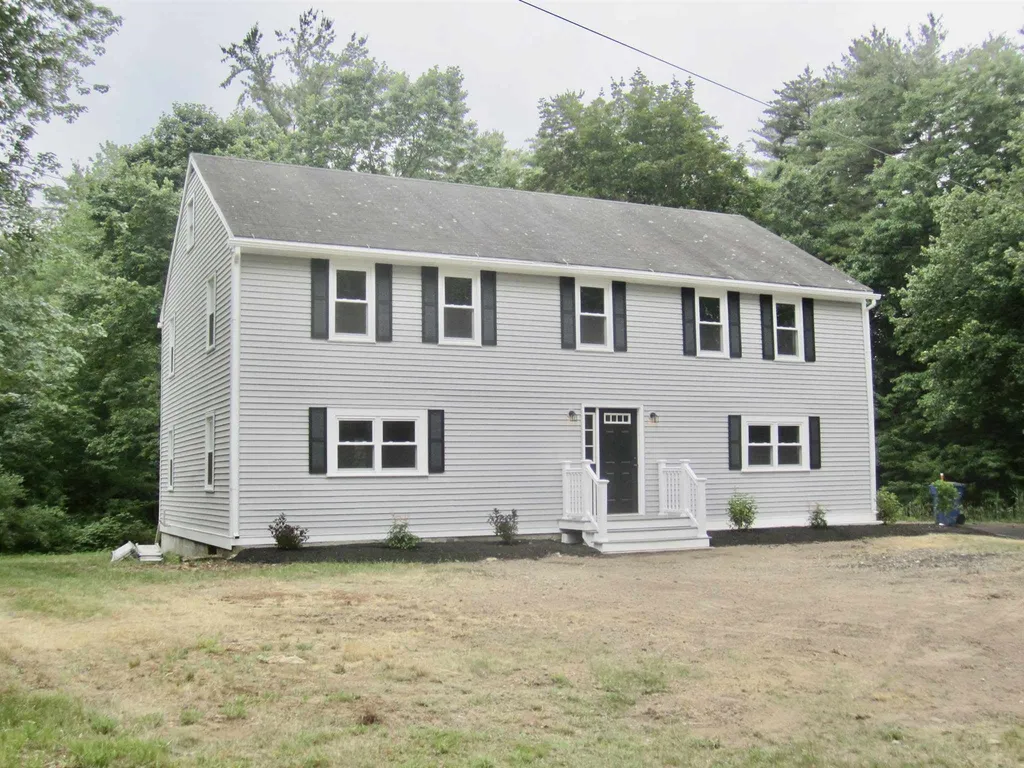18 Woods Avenue Londonderry NH 03053