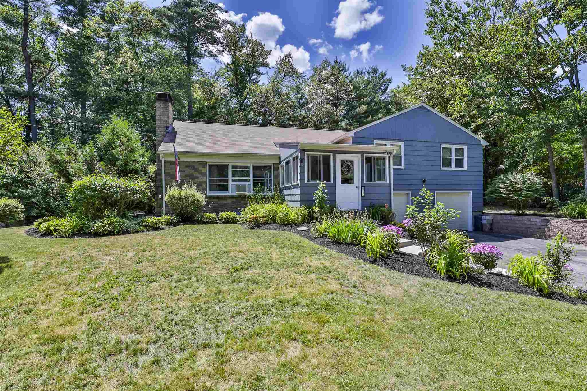 36 Shady Lane Manchester NH 03104