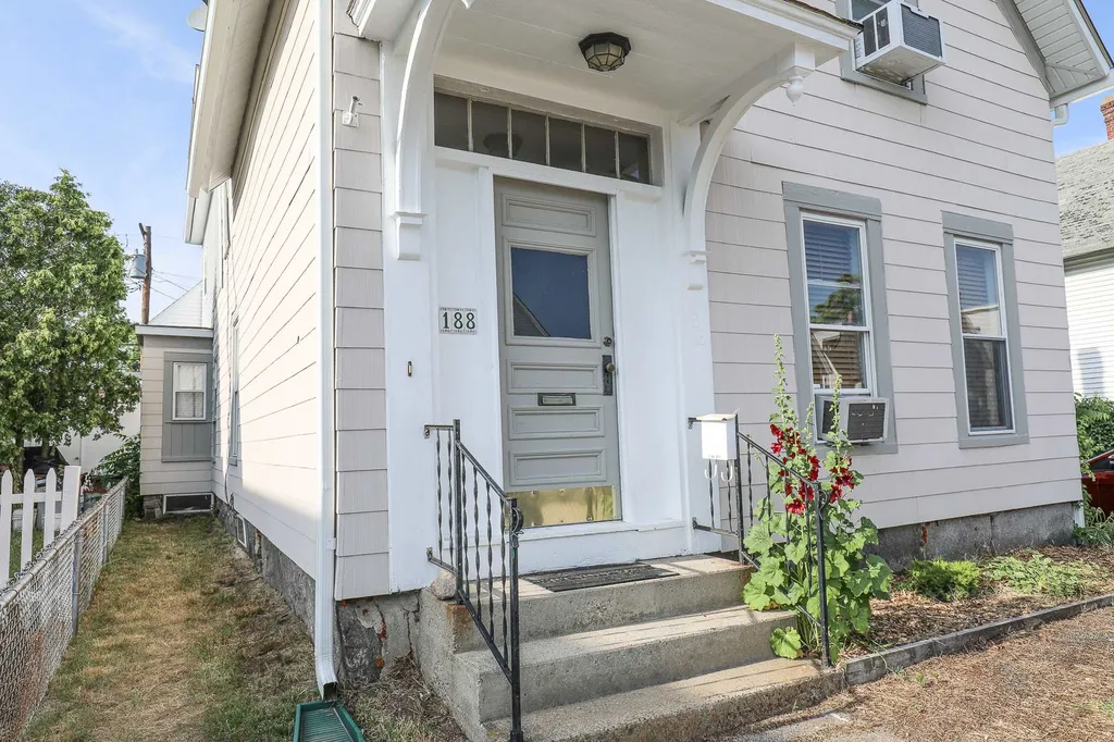 188 Laurel Street Manchester NH 03103