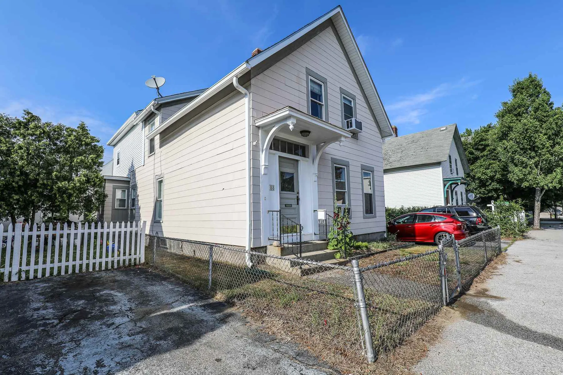 188 Laurel Street Manchester NH 03103