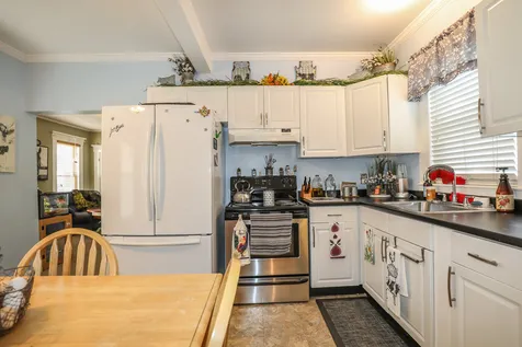 188 Laurel Street Manchester NH 03103
