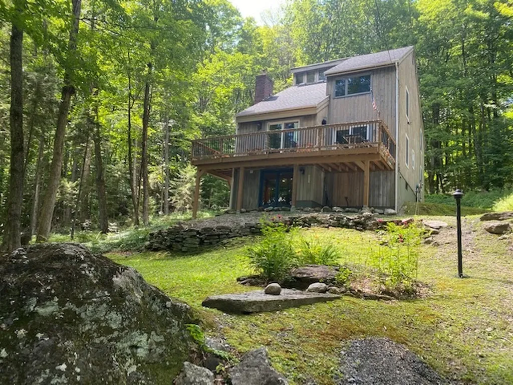68 Howe's Loop Wilmington VT 05363