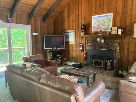 68 Howe's Loop Wilmington VT 05363
