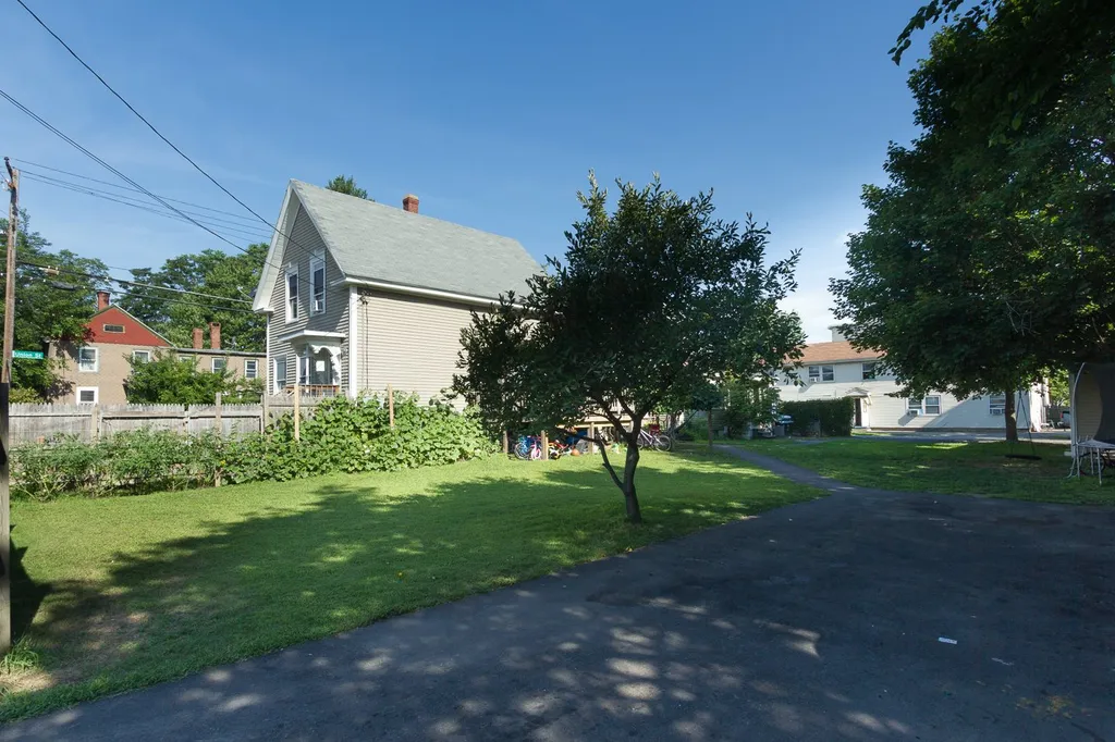 224 Silver Street Manchester NH 03103