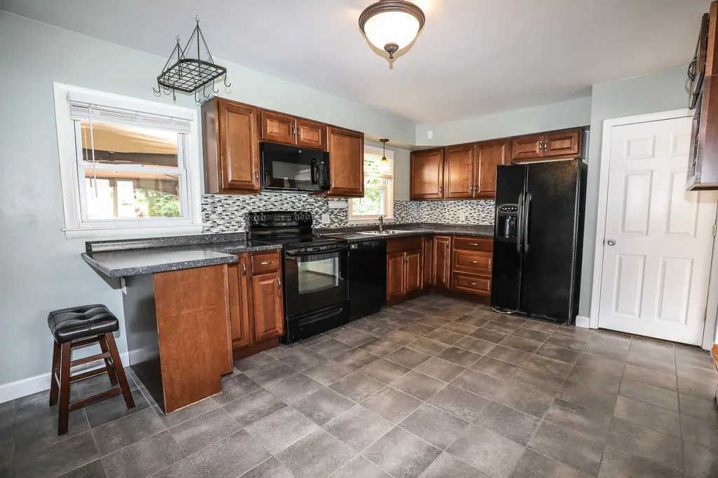499 Cilley Road Manchester NH 03103