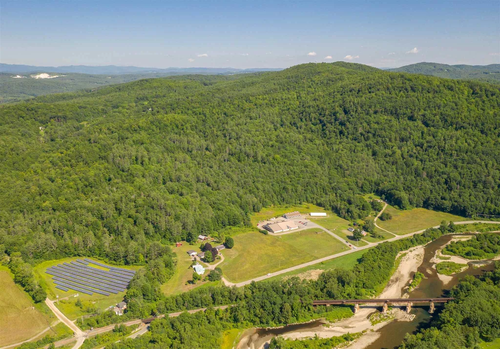 3636 Vt Route 14 Royalton VT 05068
