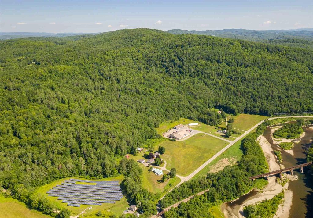 3636 Vt Route 14 Royalton VT 05068