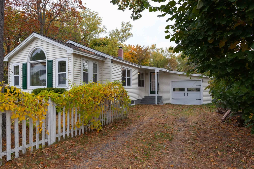 4 Pleasant Avenue Eliot ME 03903