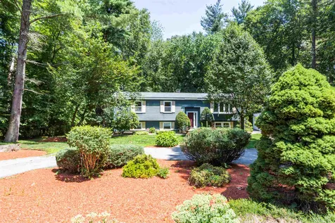 24 Twilight Drive Nashua NH 03062