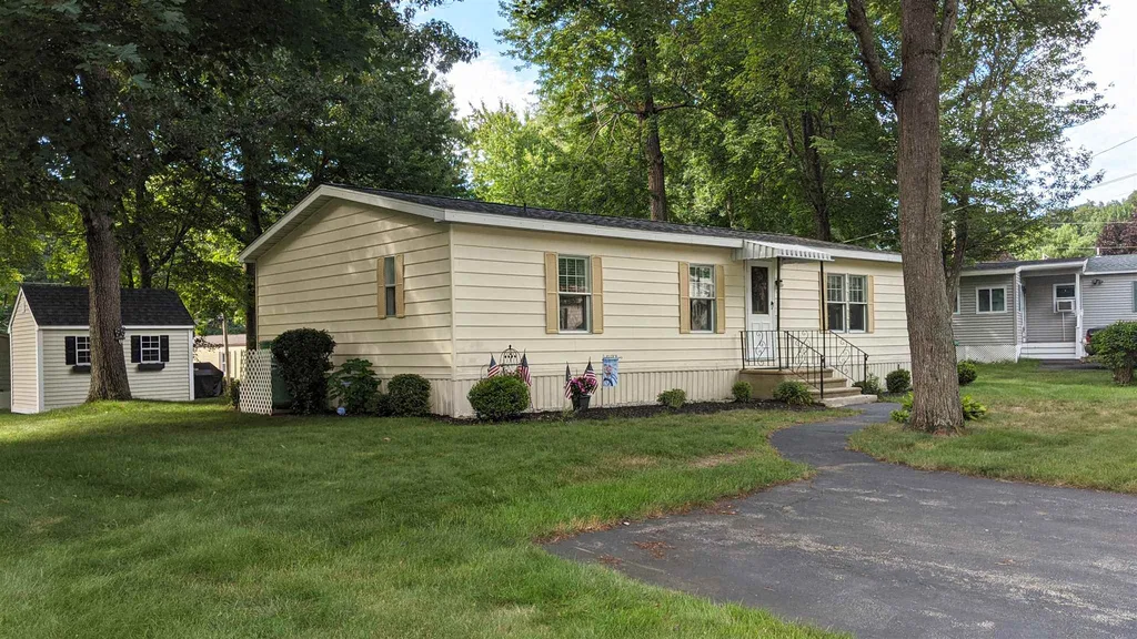 9 Glen Drive Hampstead NH 03841