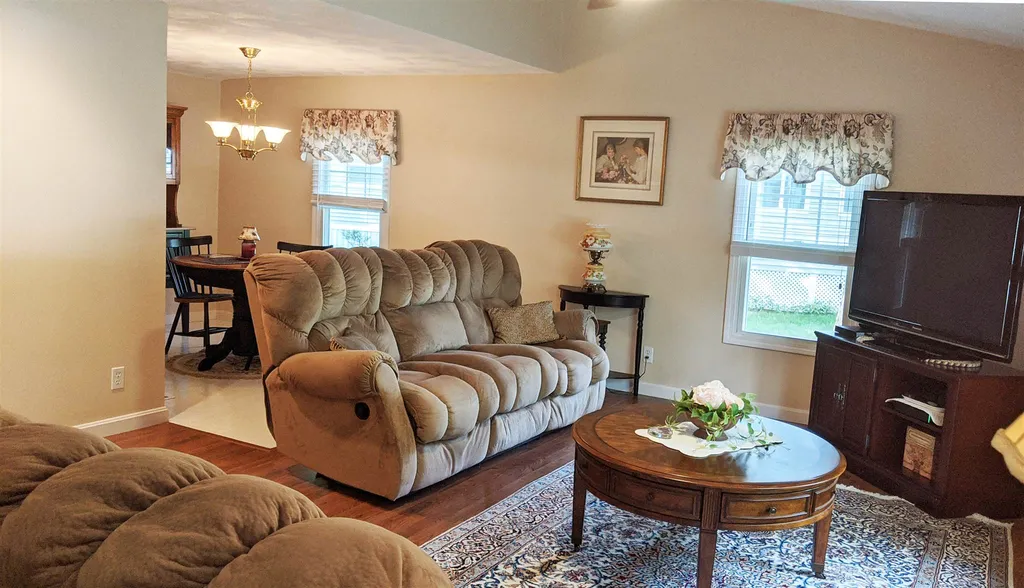 9 Glen Drive Hampstead NH 03841