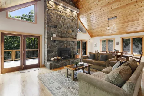 761 White Gates Lane Stowe VT 05672