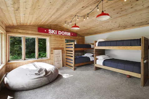 761 White Gates Lane Stowe VT 05672