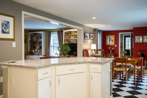 219 Bog Road New London NH 03257