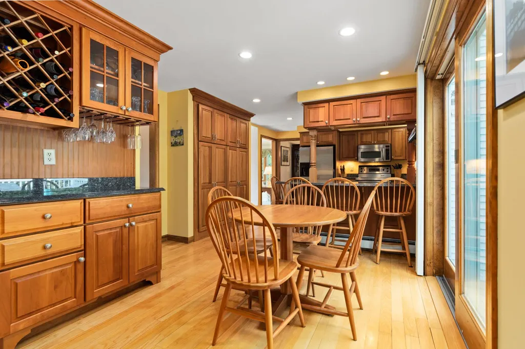 6 Lamington Place Stratham NH 03885