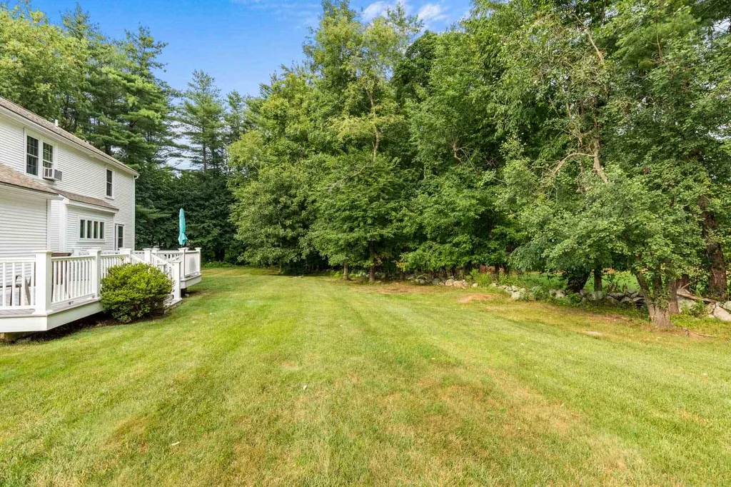 6 Lamington Place Stratham NH 03885