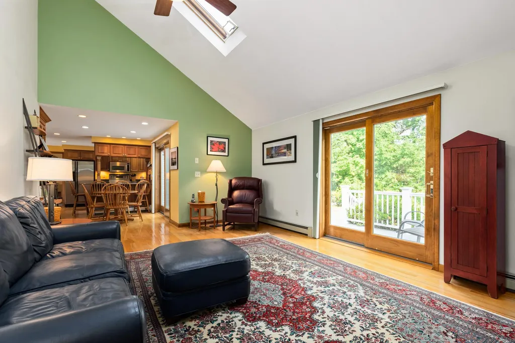 6 Lamington Place Stratham NH 03885