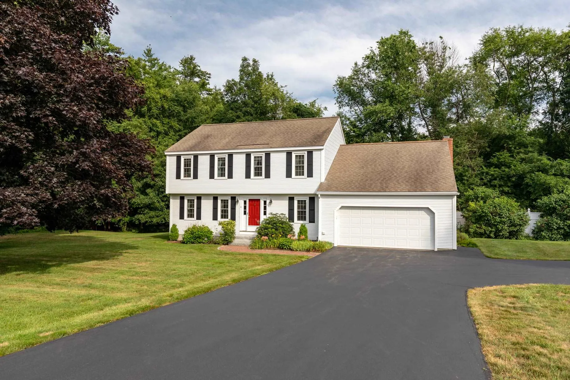 6 Lamington Place Stratham NH 03885