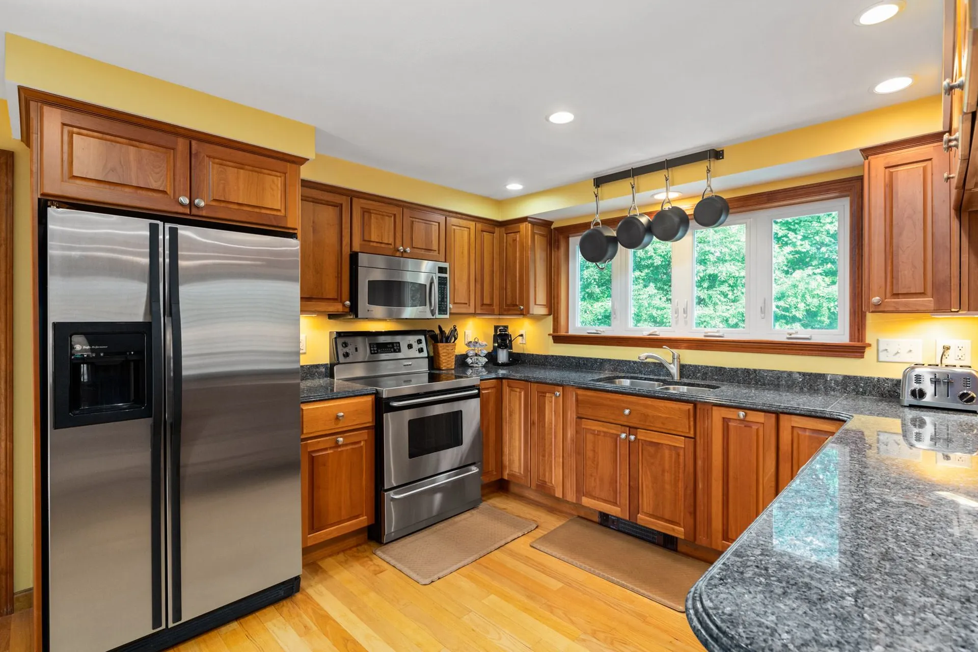 6 Lamington Place Stratham NH 03885