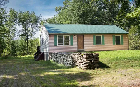 4 Keezer Lane Newton NH 03858