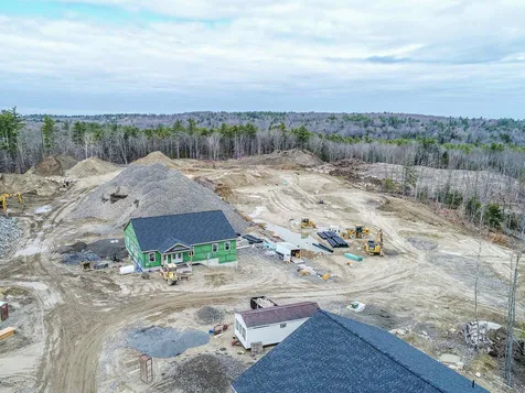 10 Mary Joe Lane Raymond NH 03077