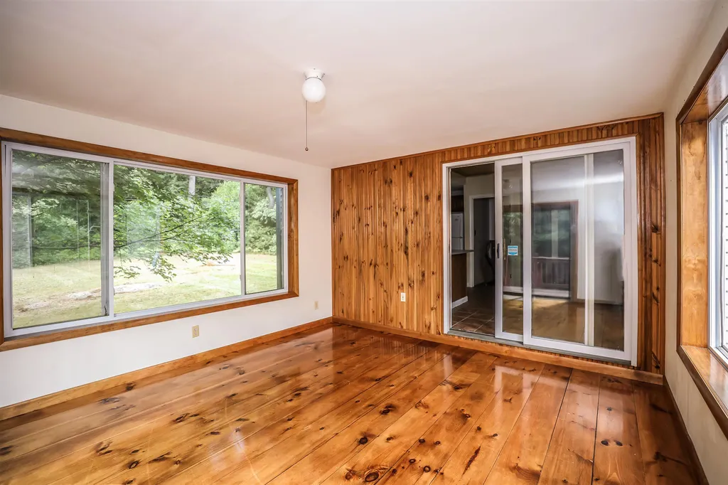 81 Cross Road Hooksett NH 03106