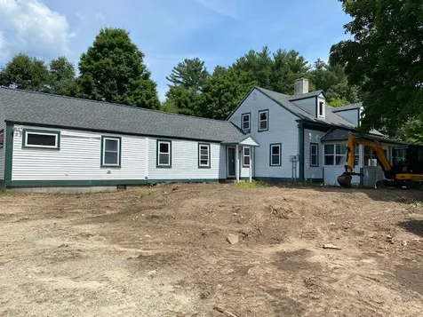 44 Thornton Road Nashua NH 03063