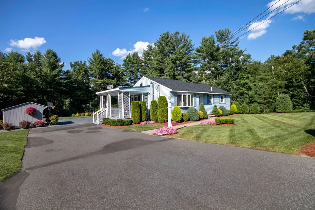 78 Nashua Road Pelham NH 03076