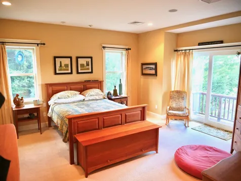 104 Oakmont Road New London NH 03257