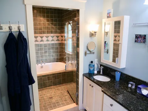 104 Oakmont Road New London NH 03257