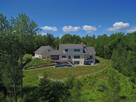 104 Oakmont Road New London NH 03257
