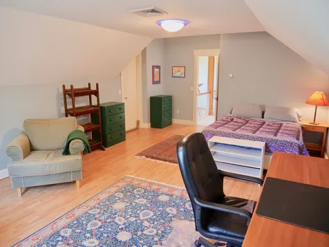 104 Oakmont Road New London NH 03257