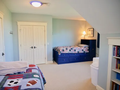 104 Oakmont Road New London NH 03257