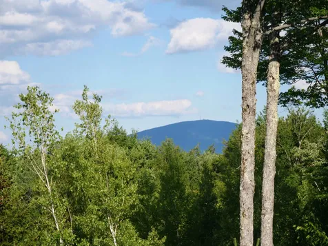 104 Oakmont Road New London NH 03257
