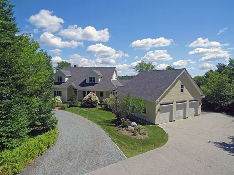 104 Oakmont Road New London NH 03257