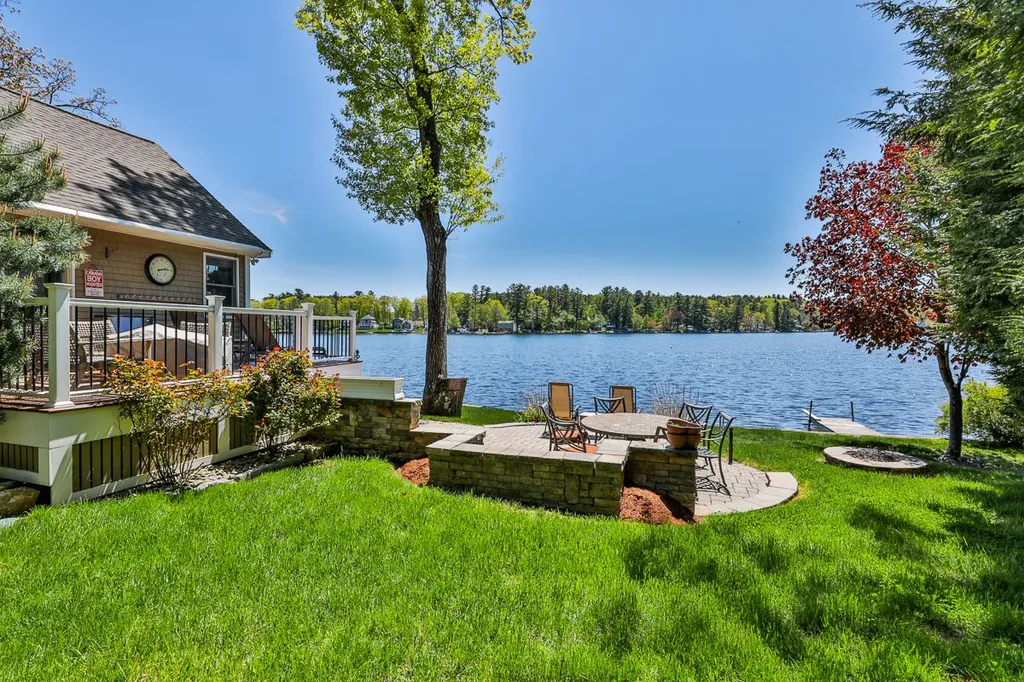 26 1st Street Windham NH 03087