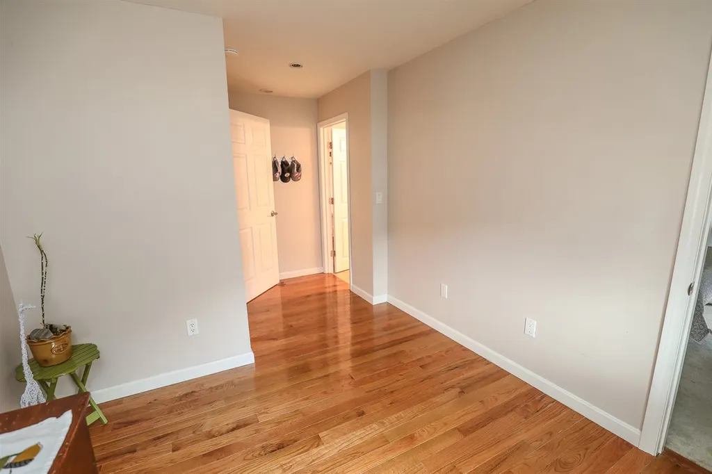 106 Mccarthy Street Manchester NH 03104