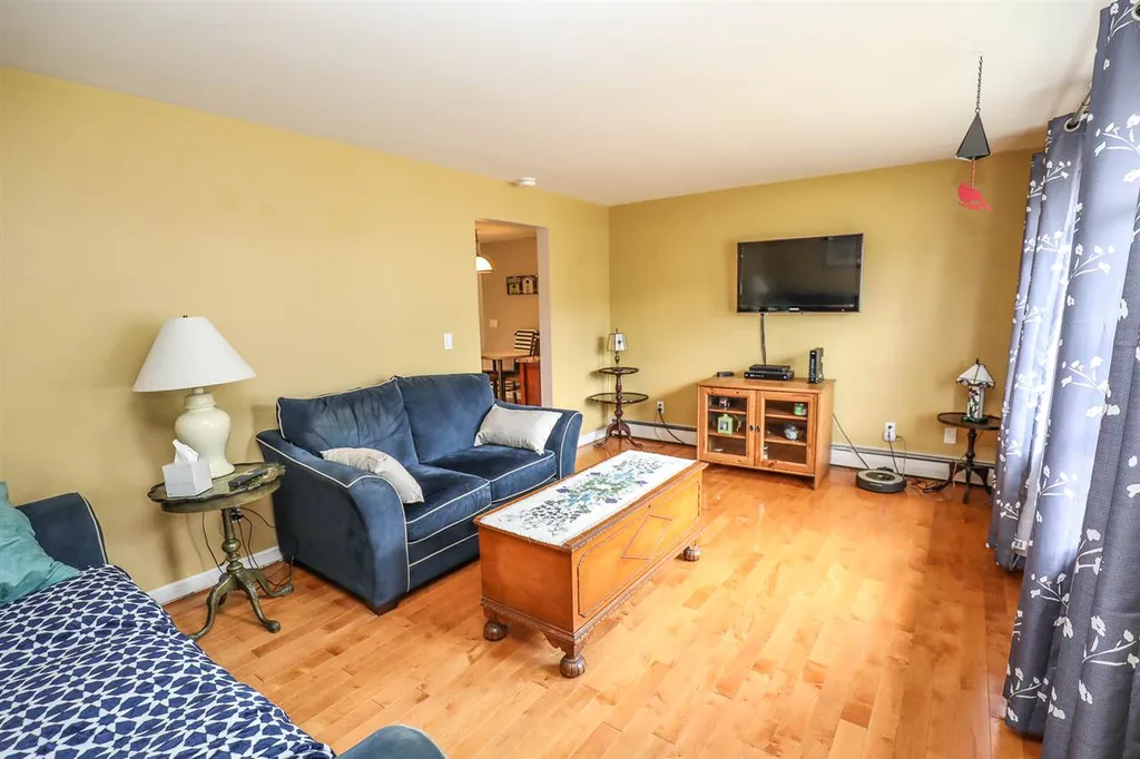 106 Mccarthy Street Manchester NH 03104