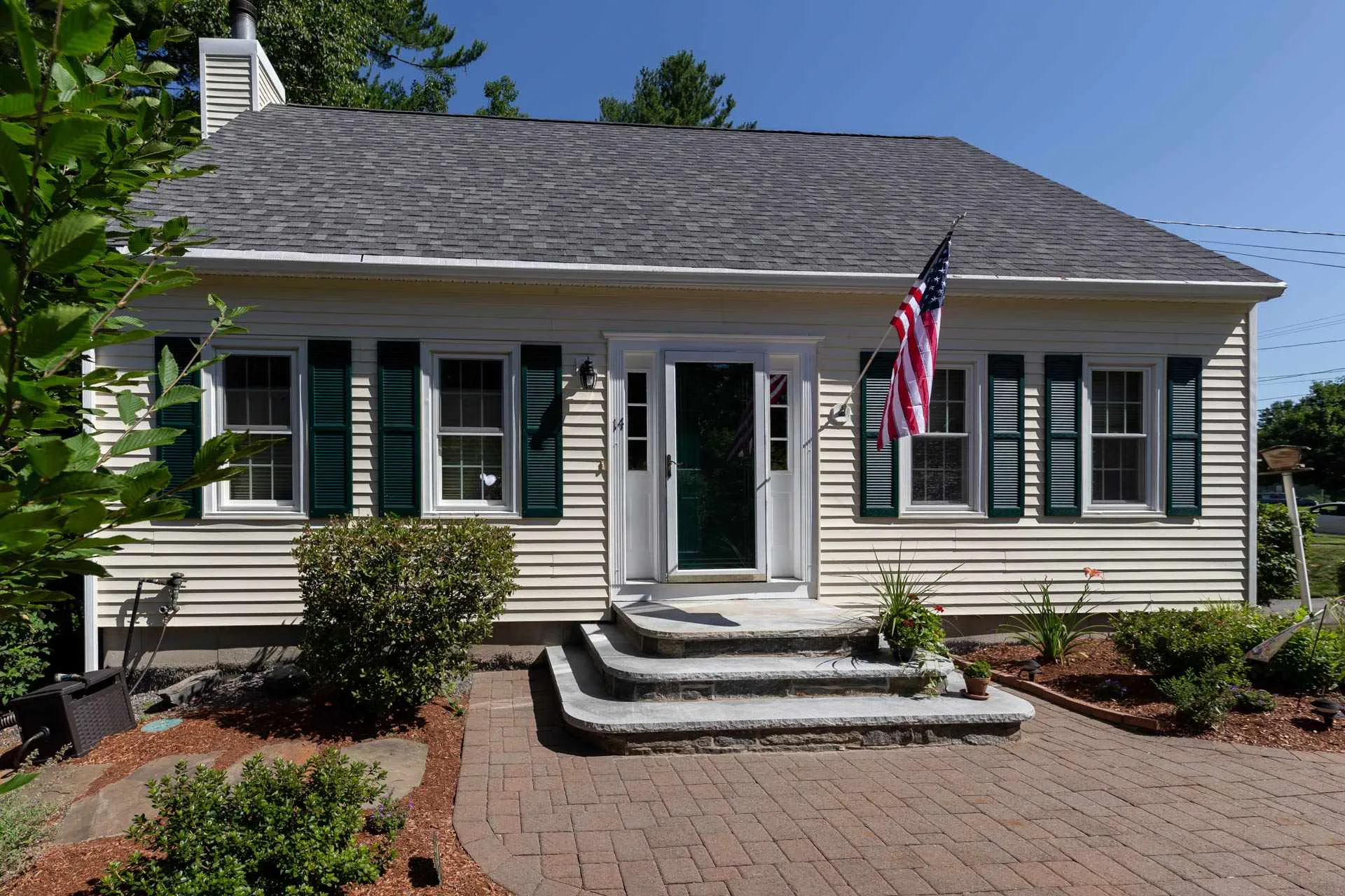 14 Brinton Drive Nashua NH 03064