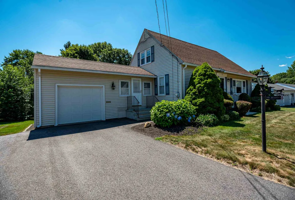 22 Crescent Avenue Dover NH 03820