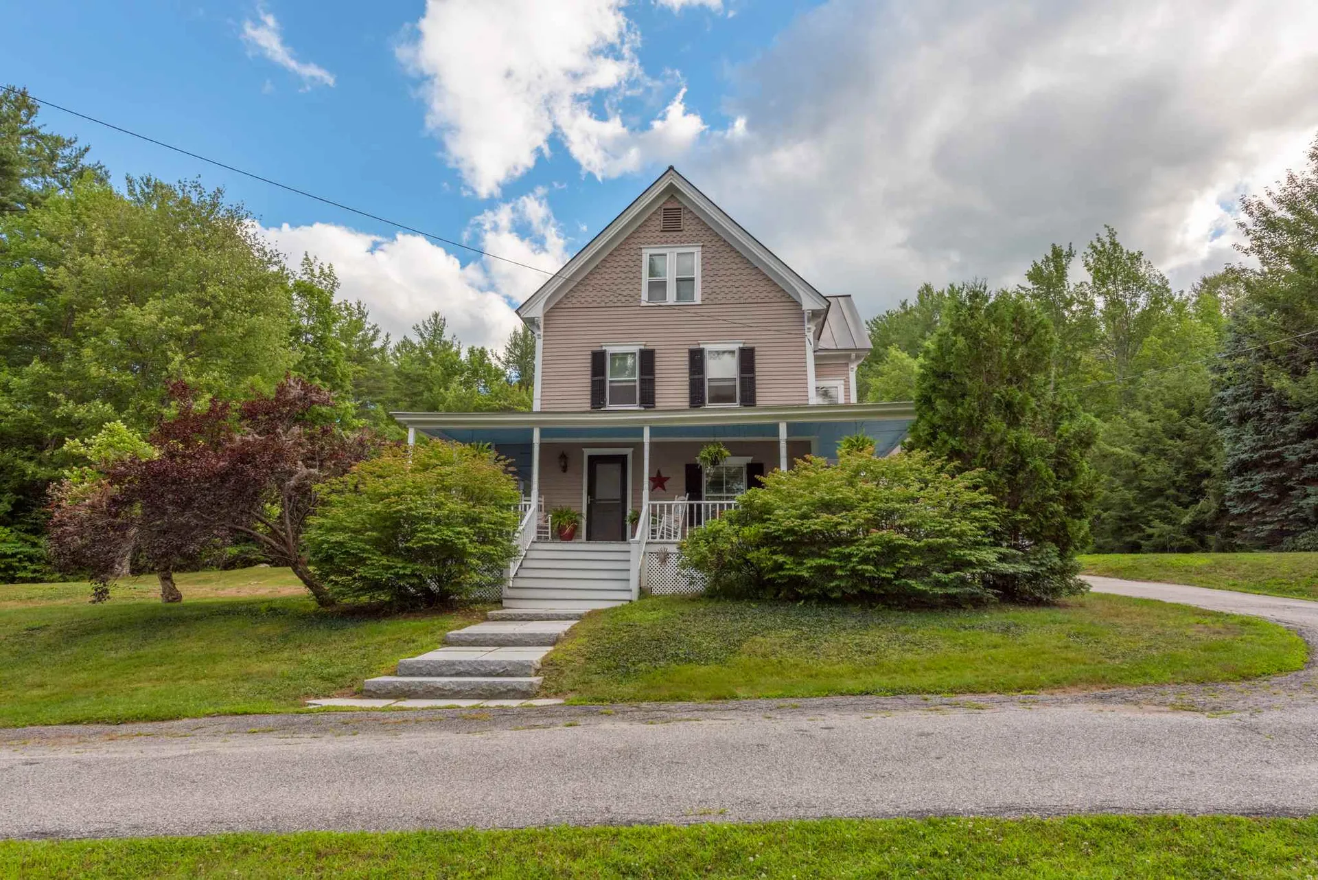 102 Bunker Road New London NH 03257