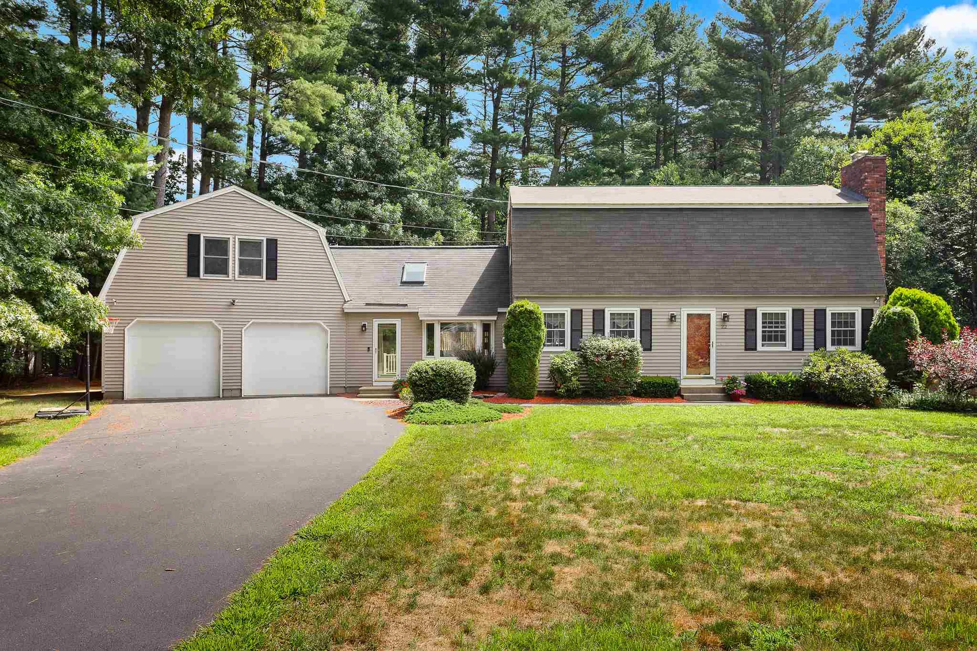 22 Blueberry Lane Hudson NH 03051